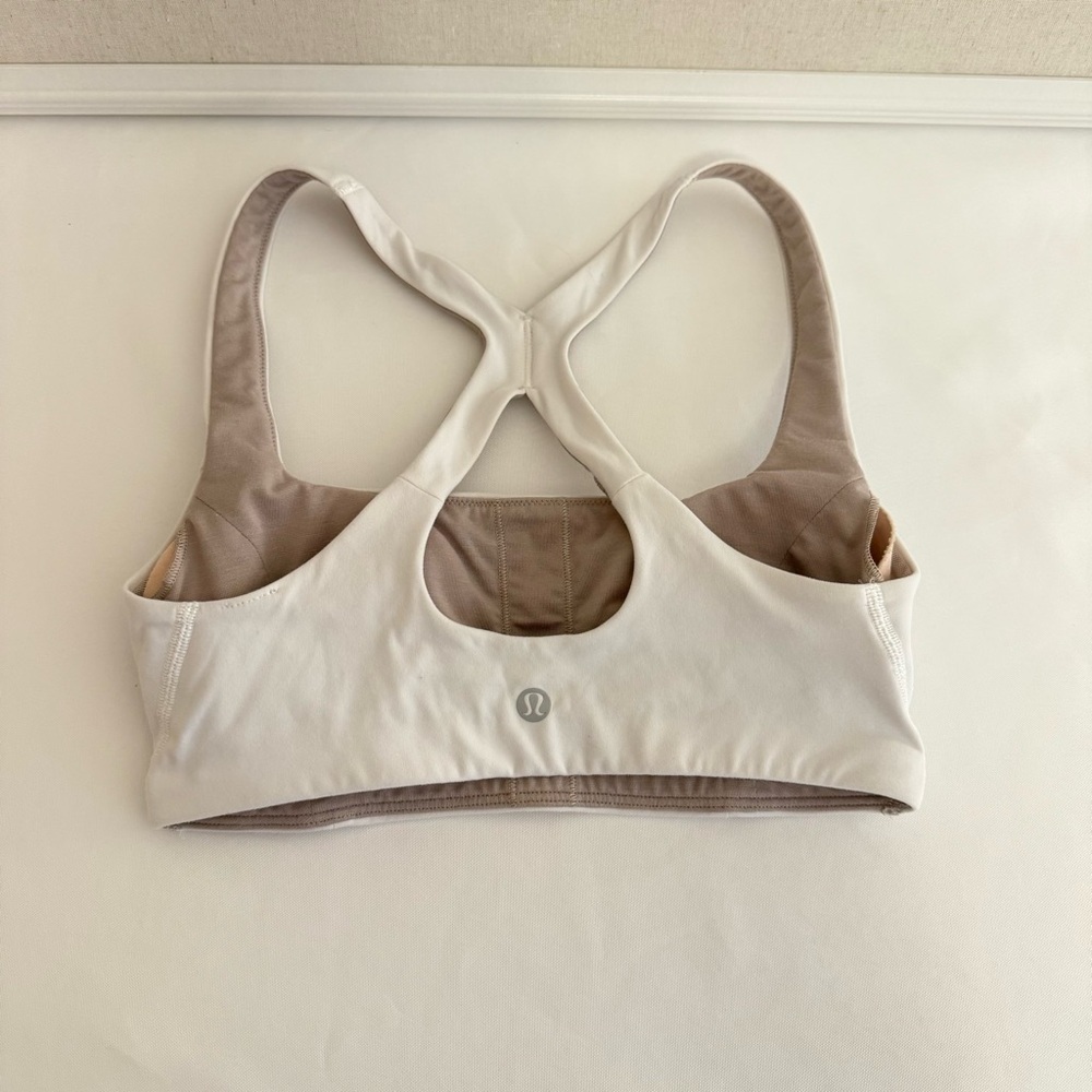 Lululemon SmoothCover Yoga Bra *Light
Support, B/C Cup White Sports Bra - Picture 8 of 10